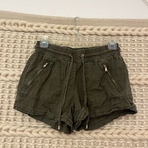 DYNAMITE XS Army Green Shorts